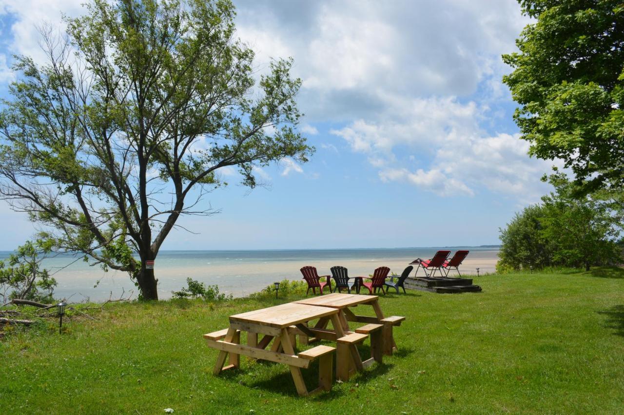 Birds Point Cottage On A Cliff Facing Lake Erie. Wheatley ภายนอก รูปภาพ