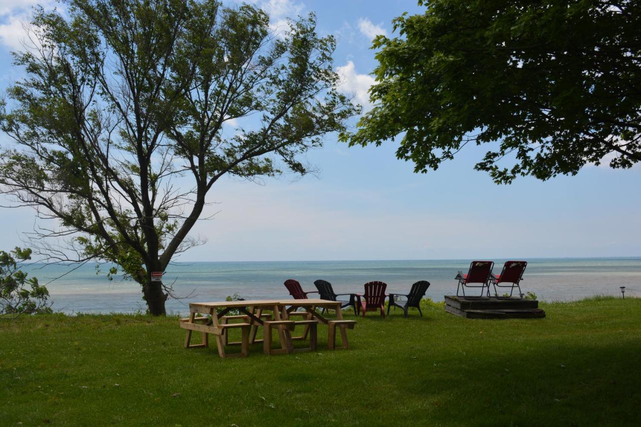 Birds Point Cottage On A Cliff Facing Lake Erie. Wheatley ภายนอก รูปภาพ